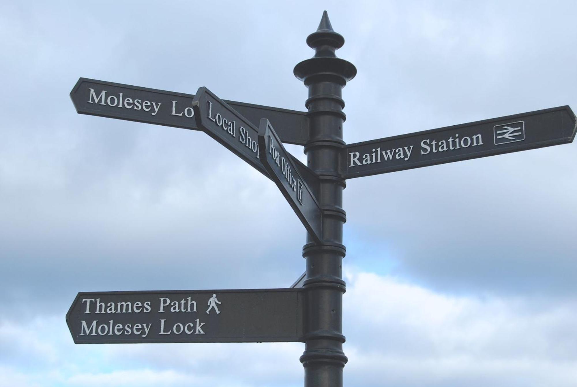 Hampton Court Snug Walk To Train & Palace East Molesey Extérieur photo